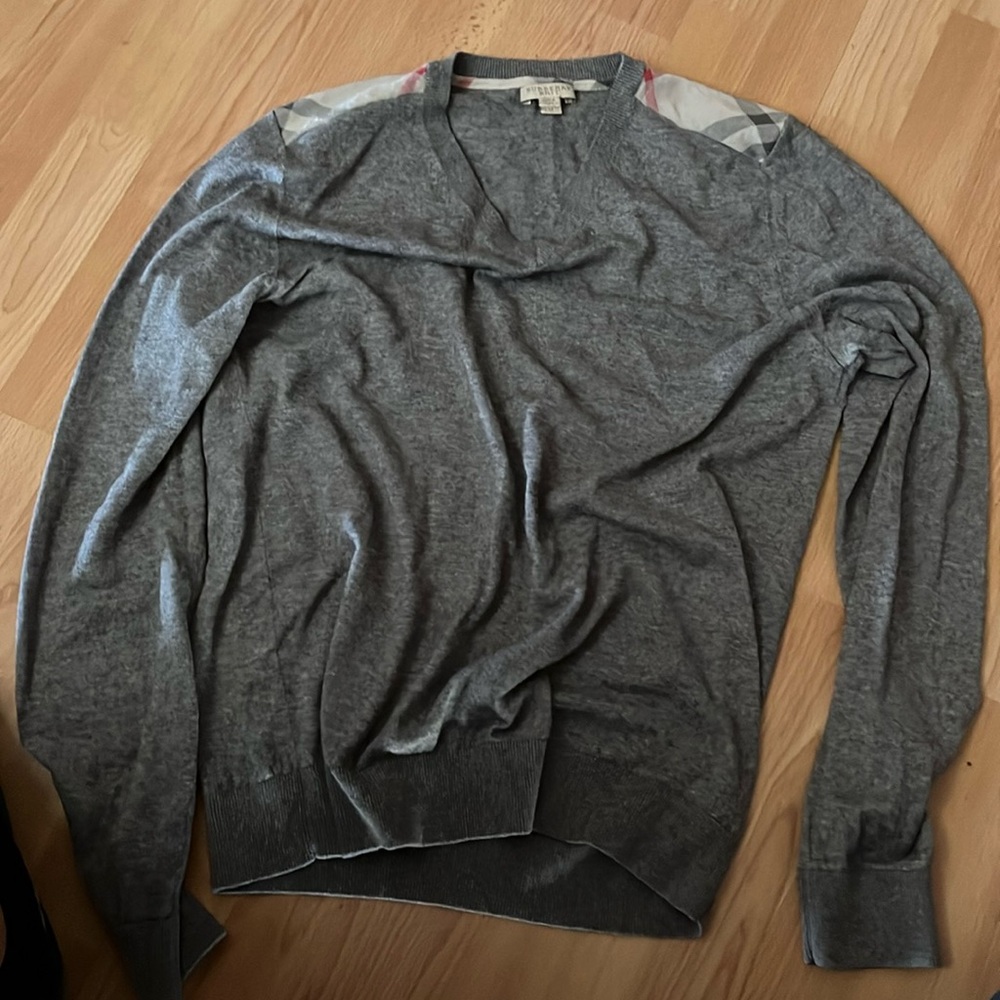 Burberry sweater